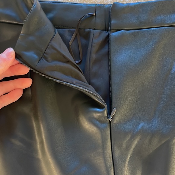 Leather Mini Skirt | French Connection | hunter green, size 6 - Picture 2 of 4